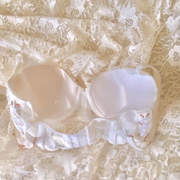 White Lace Bra 32C 💋 - Picture 5 of 7